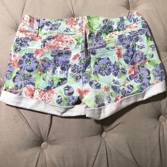 GB Gianni Bini Shorts - Picture 3 of 3